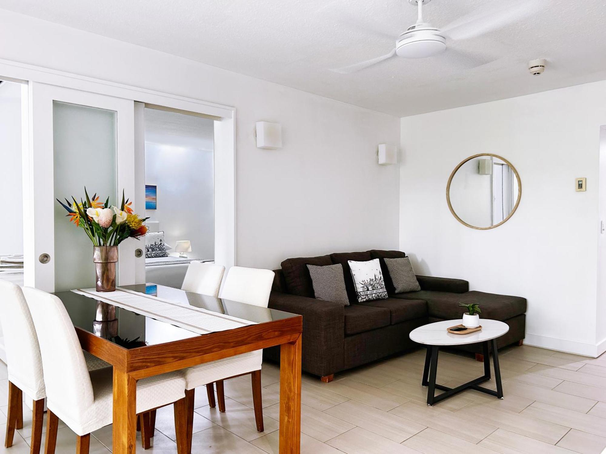Palm Cove Beachside Apartments - Pool And Garden Views Экстерьер фото